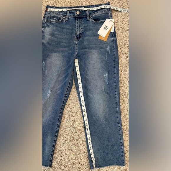 YMI Dream Distressed Anklet High Rise Dream Cotton Blend Jeans Size 13/31 - Picture 2 of 5
